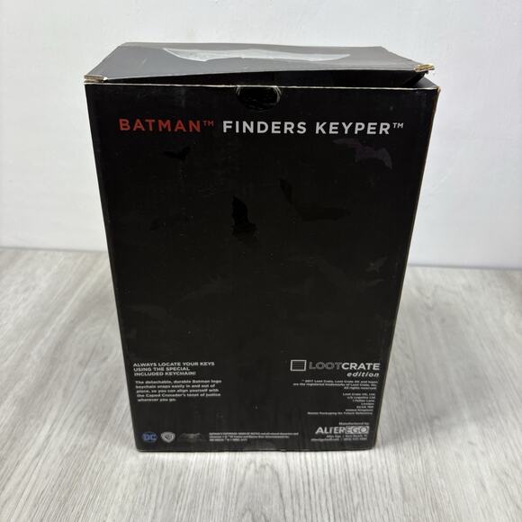 DC Comics BATMAN Finders Keyper Statue ~ Loot Crate DX Exclusive Edition - Picture 13 of 16